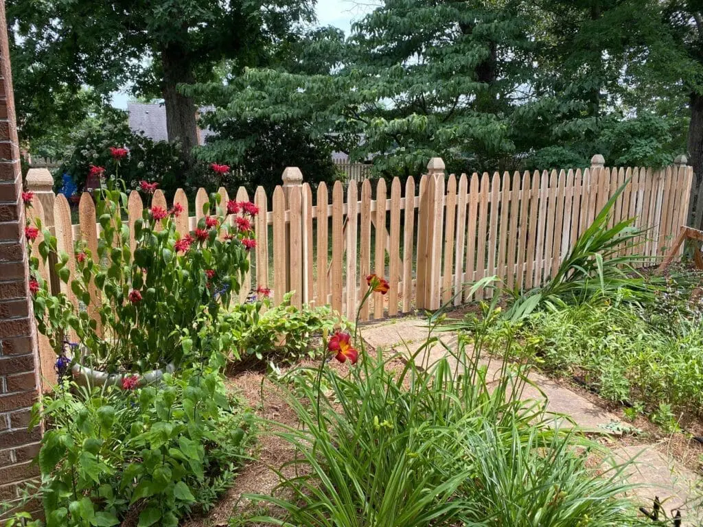 Wood Picket Fence Wood Picket Fence