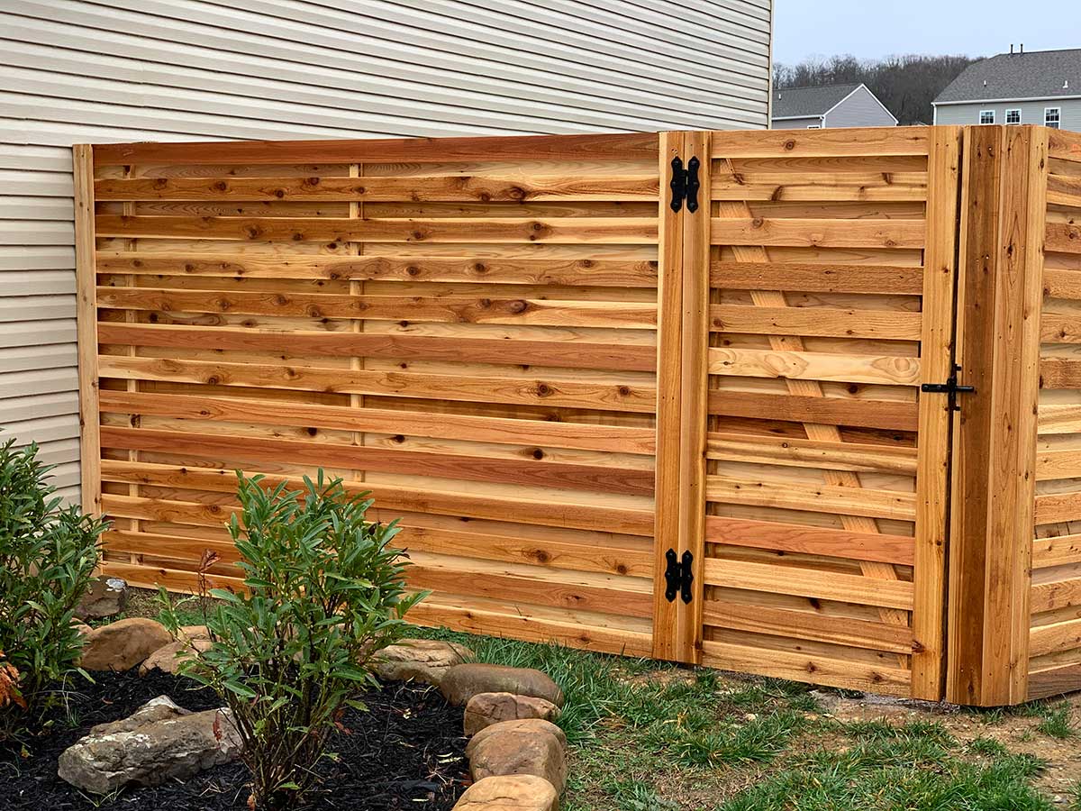 horizontal cedar fence